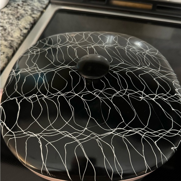 1950s Serendipity Pink and Black Spaghetti Enamel Frypan and Lid - Picture 2 of 8